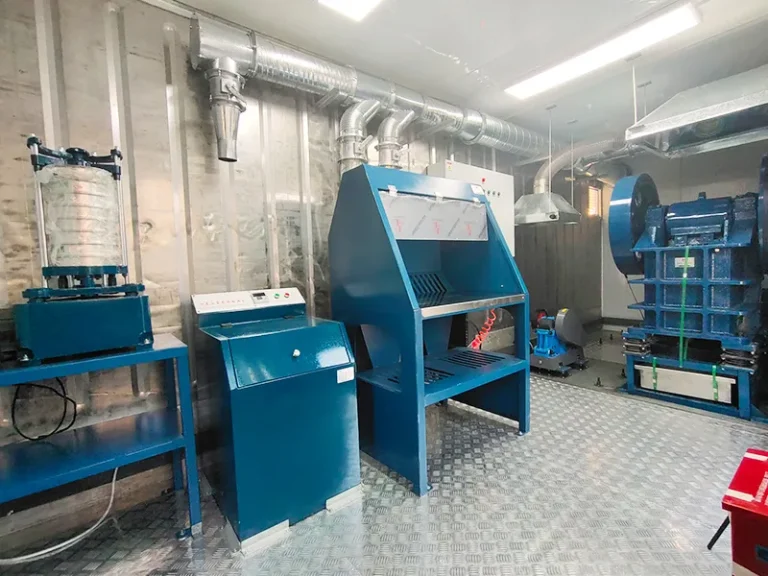 DECENT Perfect Shock-Absorbing Containerized Lab - Optimized Interior Layout for Sample Preparation